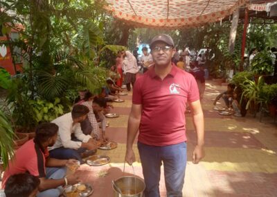 Free Food distribution by Prajna Charitable Trust